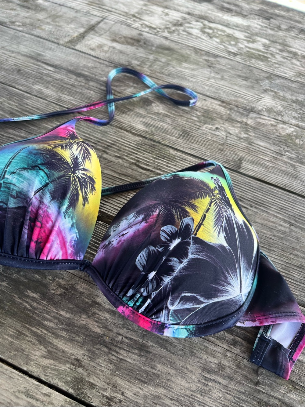 BODY GLOVE never worn, swimsuit top, L
